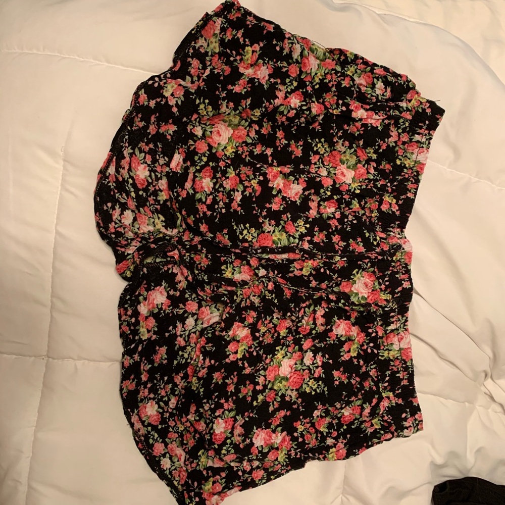 floral pattern shorts